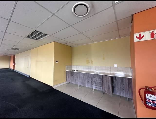 432M² OFFICE TO LET IN ECO PARK ESTATE